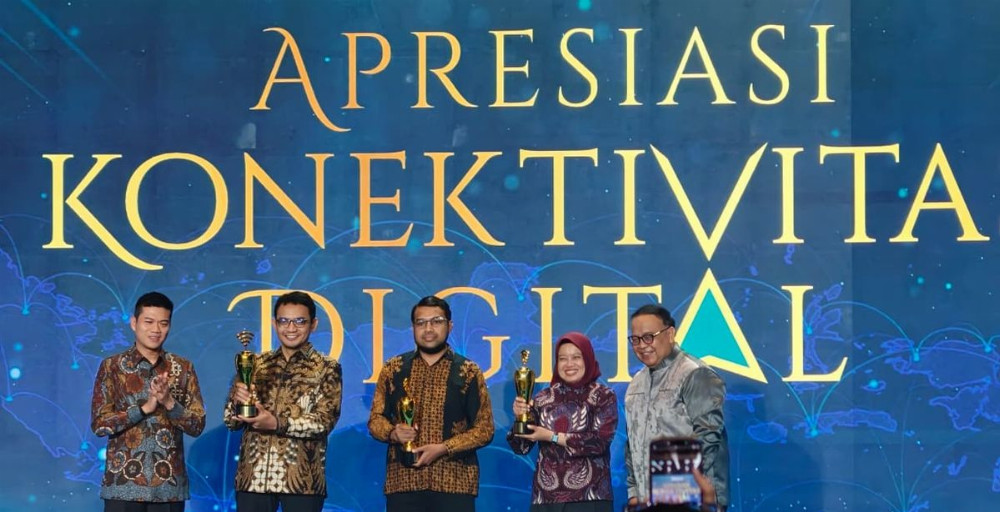 Pemenang Pejuang Internet Desa Raih Penghargaan